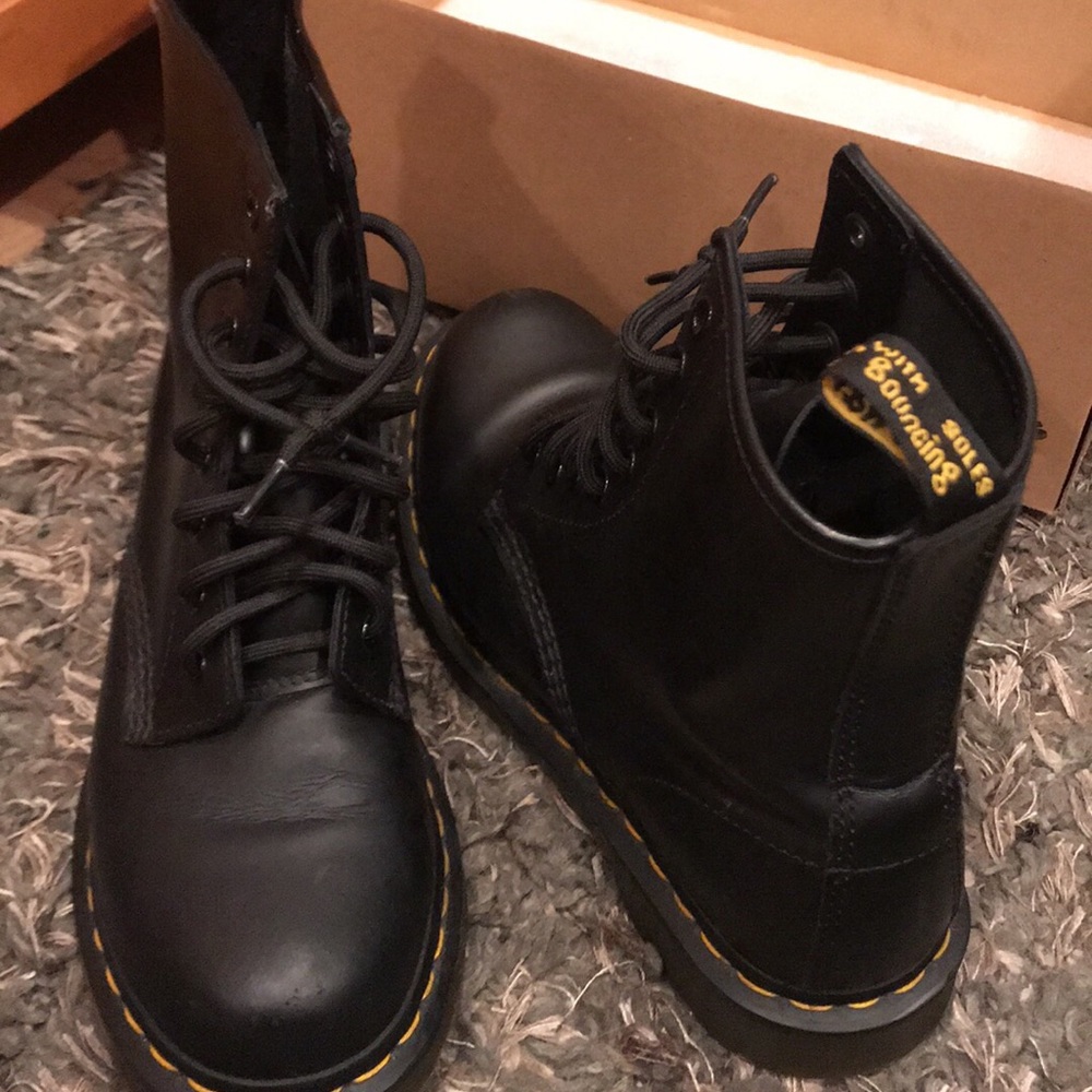 Doc Martens (Dr. Martens)
